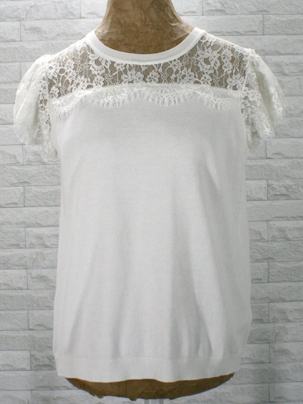 ADRIANNA PAPELL Top Knit Lace Yoke Flutter Sleeves Sweater Classic White Medium